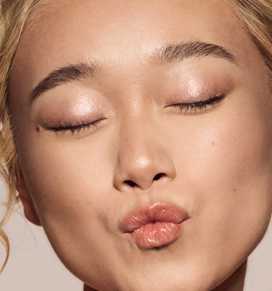 Nudez | Look 5 Gloss Bomb Universal Lip Luminizer - Fenty Glow